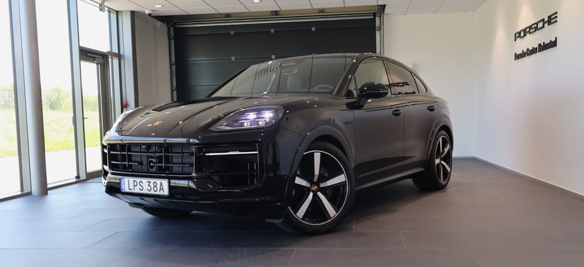 Bild 1 av Porsche Cayenne E-Hybrid Coupé Black Edition 470HK/VAT/ 1.99% RÄNTA