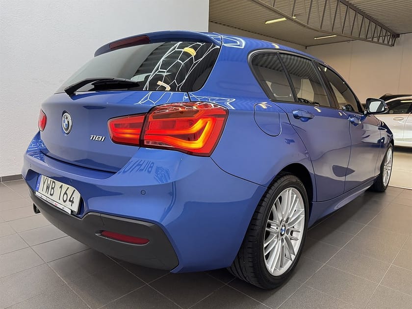 Bild 3 av BMW 118i 118 136hk M Sport Läder/Rattvärme/Nyservad/1 Brukare