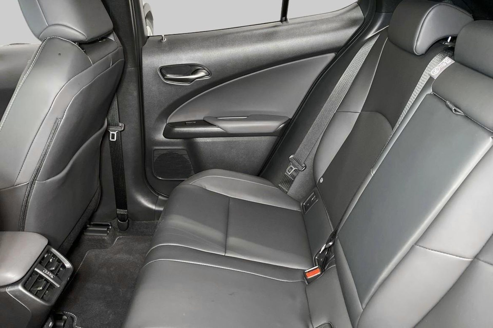 Lexus UX 300h 2025, bild 7/10
