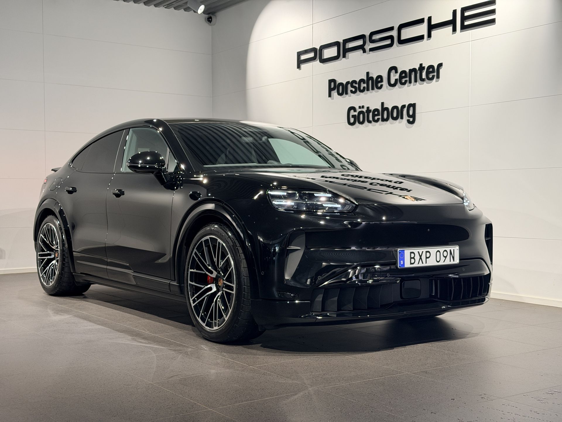 Porsche Cayenne S Coupé Electric 2026, kuva 2/10