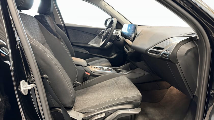 Bild 3 av BMW 120 17" Parking Assistant Nypris 387.700:-