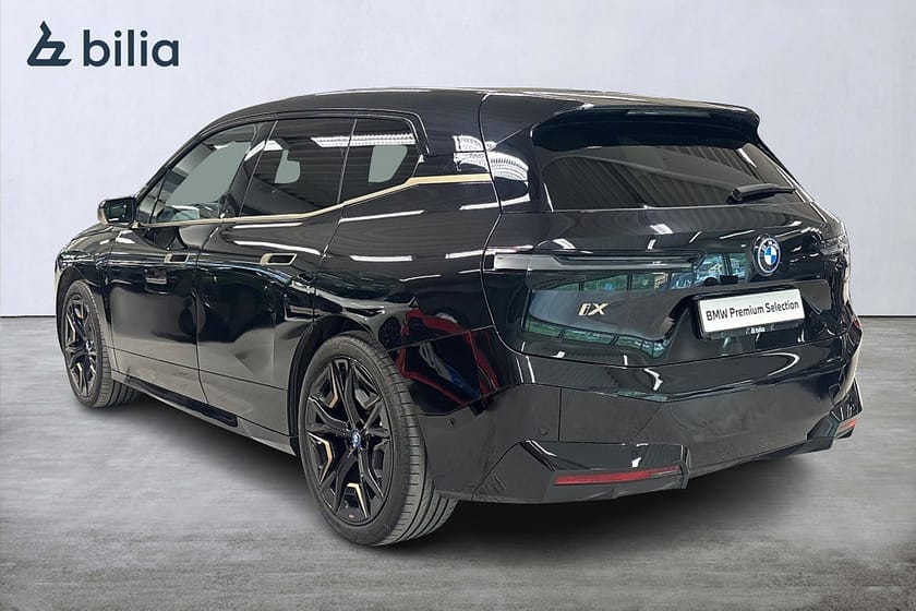 Bild 2 av BMW iX xDrive40 xDrive 40 Sportline | Panorama | Aktiv farth. | H&K