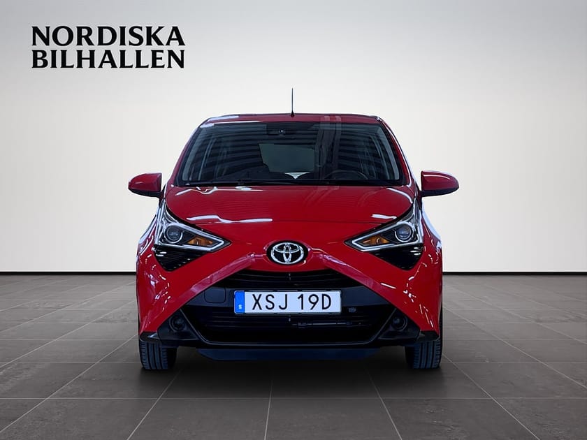 Bild 2 av Toyota Aygo 5-dörrar 1.0 VVT-i X-PLAY Apple Car Värmare Backkamera