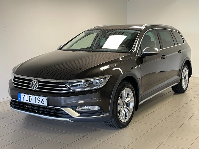 Bild 1 av Volkswagen Passat Alltrack 2.0 TDI 4M Drag Backkamera Värmare