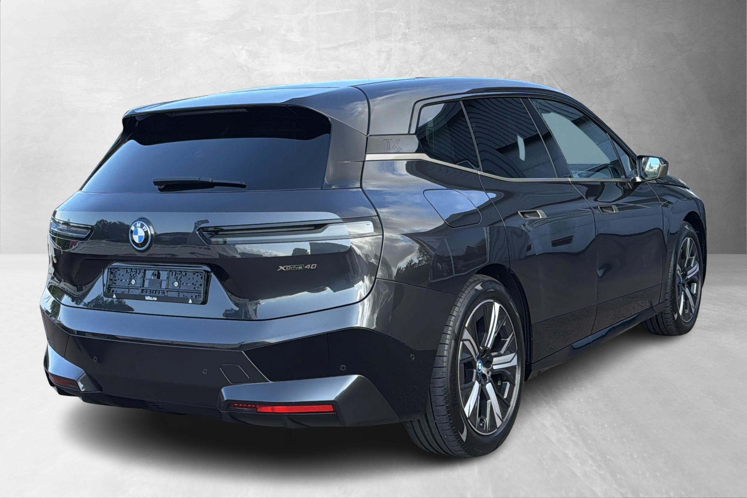 BMW iX xDrive40, 326hk, 2022