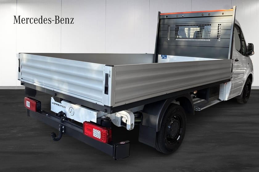 Bild 3 av Mercedes-Benz eSprinter 320 Chassi 81 kWh EH A2 SELECT