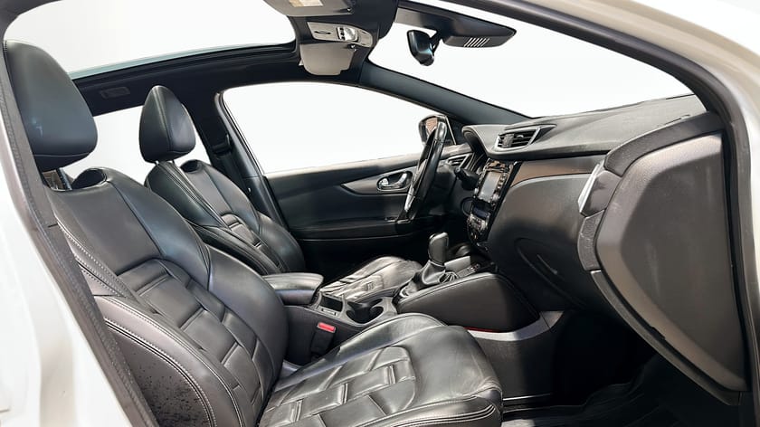 Bild 3 av Nissan Qashqai DIG-T 115 TEKNA+ / Fulluturstad / Panoramatak /