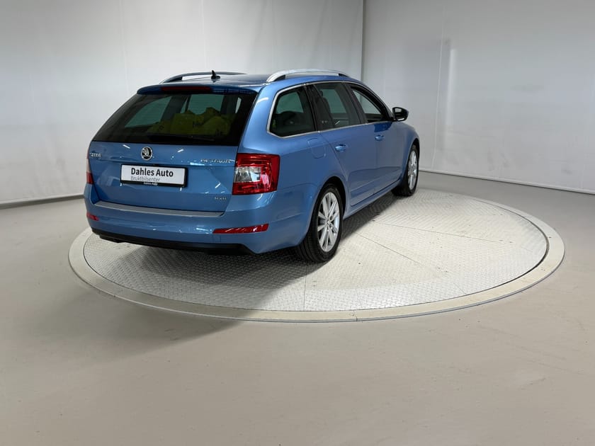 Bilde 3 av Škoda Octavia Stasjonsvogn Style 1,6 110hk 4x4 Outlet! Cruise/Krok/Kam/Weba/Canton