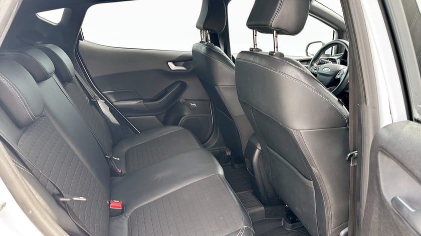 Bild 5 av Ford Fiesta Active 1.0 100hk | B&O | Halvskinn | Adpt Farth