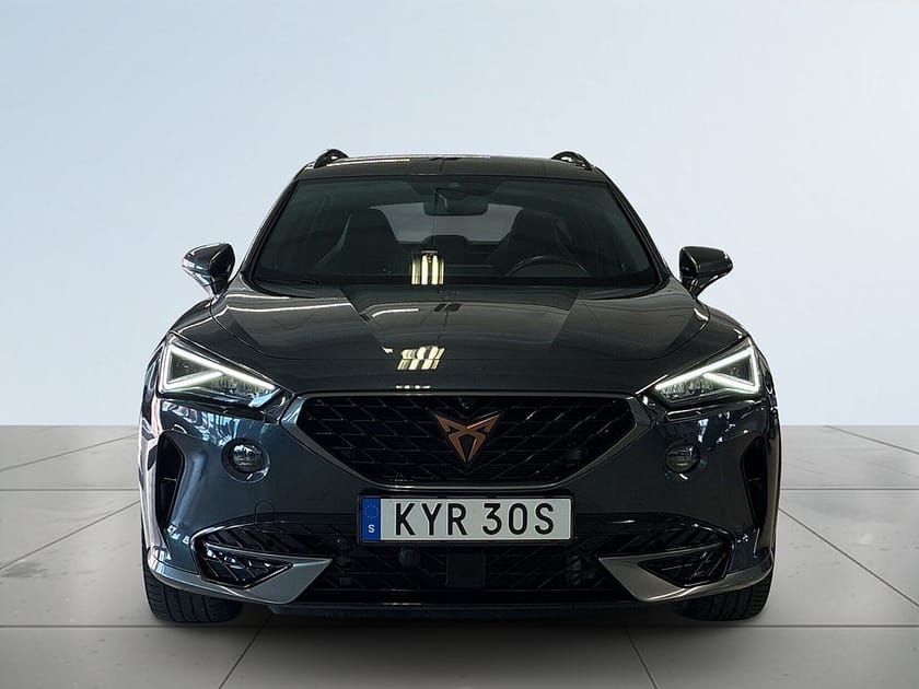 Bild 2 av CUPRA Formentor VZ e-Hybrid Drag Mvärme 360° kamera Navi Rattvärme S&V