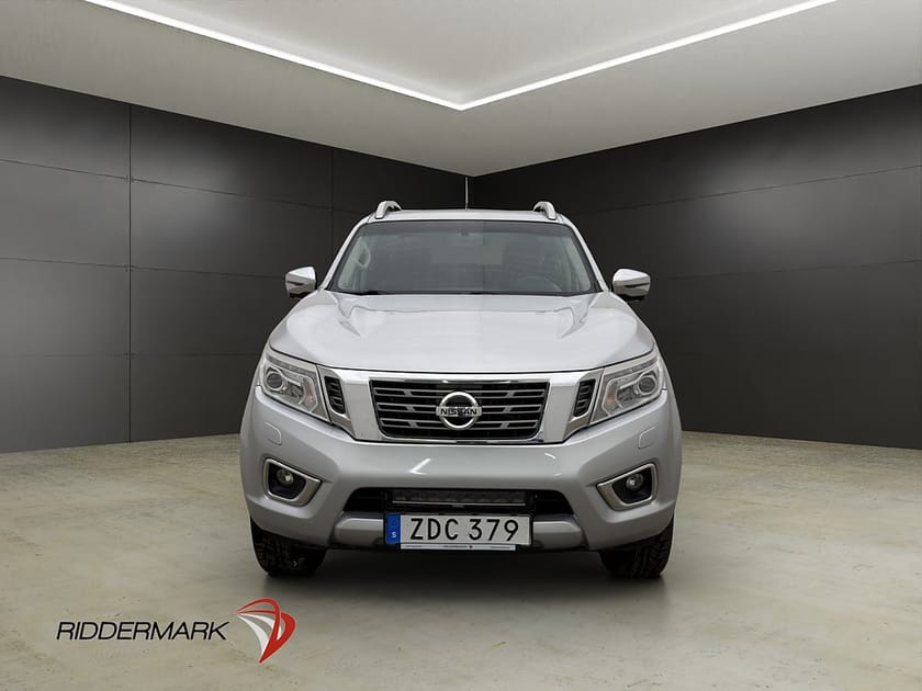 Bild 5 av Nissan Navara Dubbelhytt Tekna 4WD Drag 360° Diff Skinn Taklucka Moms