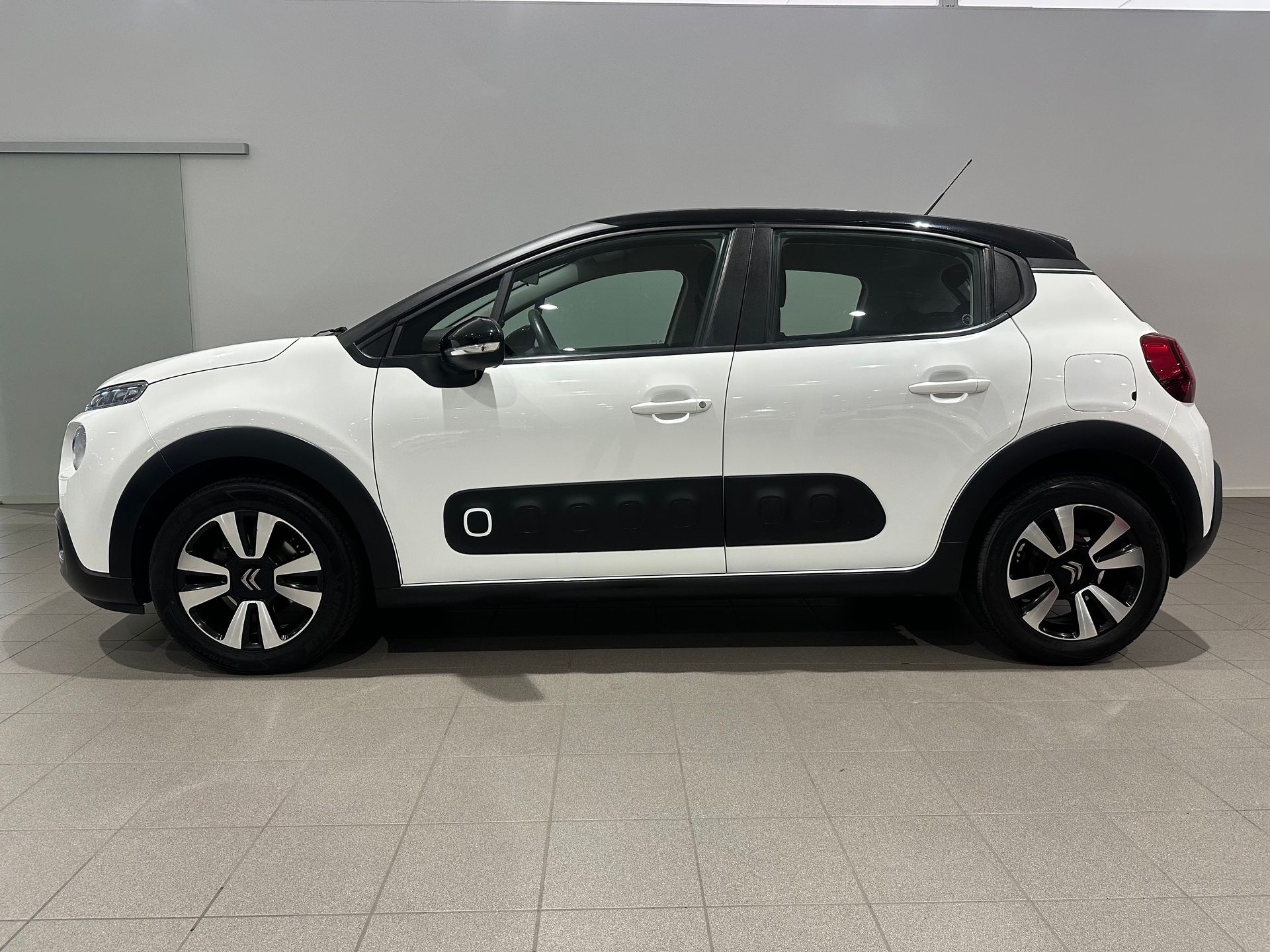 Citroen C3 1.2 PureTech 82hk 2017, kuva 4/10