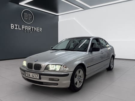 BMW 320i Sedan Sedan/Besiktad/Ny Servad