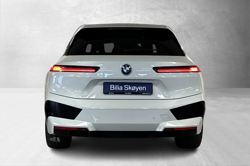 Bilde 4 av BMW iX xDrive40 Fully Charged, H/K, Laser, MultiF. ComfAcc