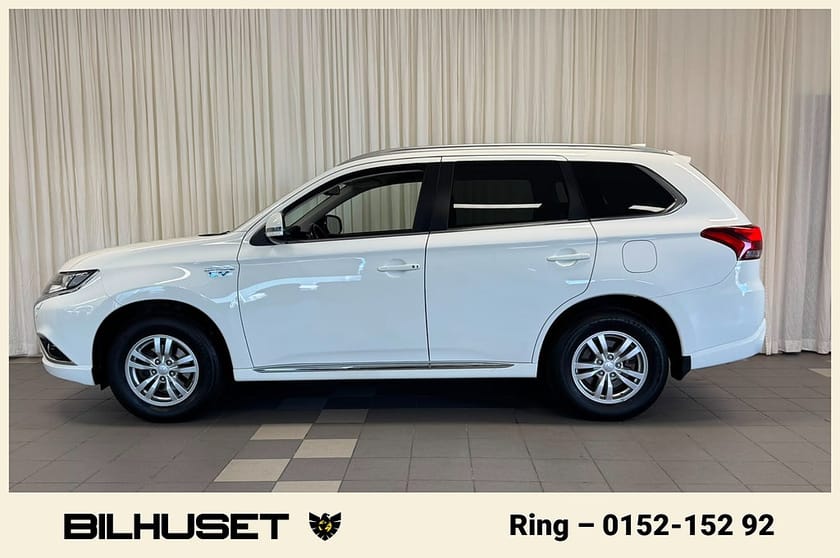 Bild 4 av Mitsubishi Outlander PHEV CVT City Dragkrok B-Kamera Keyless