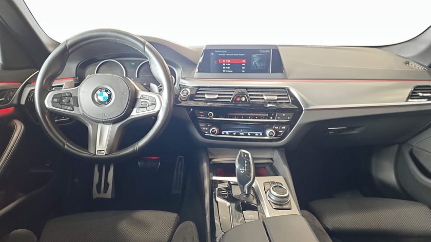 Bild 4 av BMW 530i Touring I | Dragkrok | M-Sport