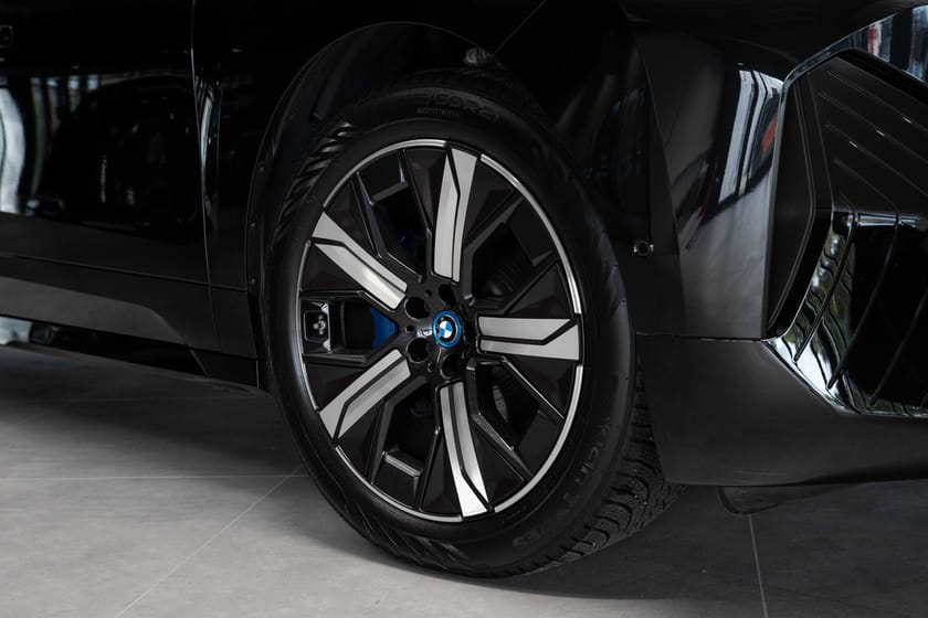Bilde 3 av BMW iX xDrive50 Fully Charged Sportspakke SkyLounge Krok