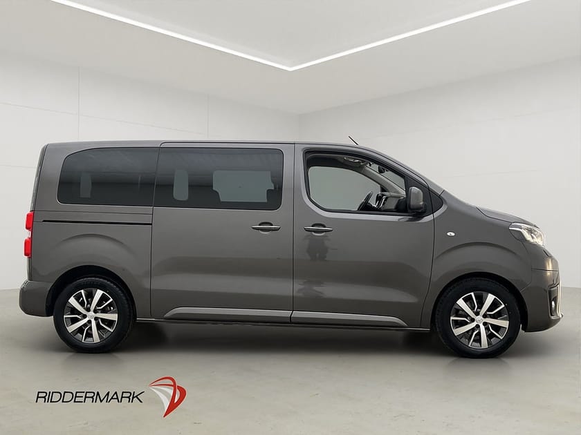 Bild 2 av Toyota Proace Verso Ny-Kamrem Värm Drag PDC El-Dörrar 8-Sits