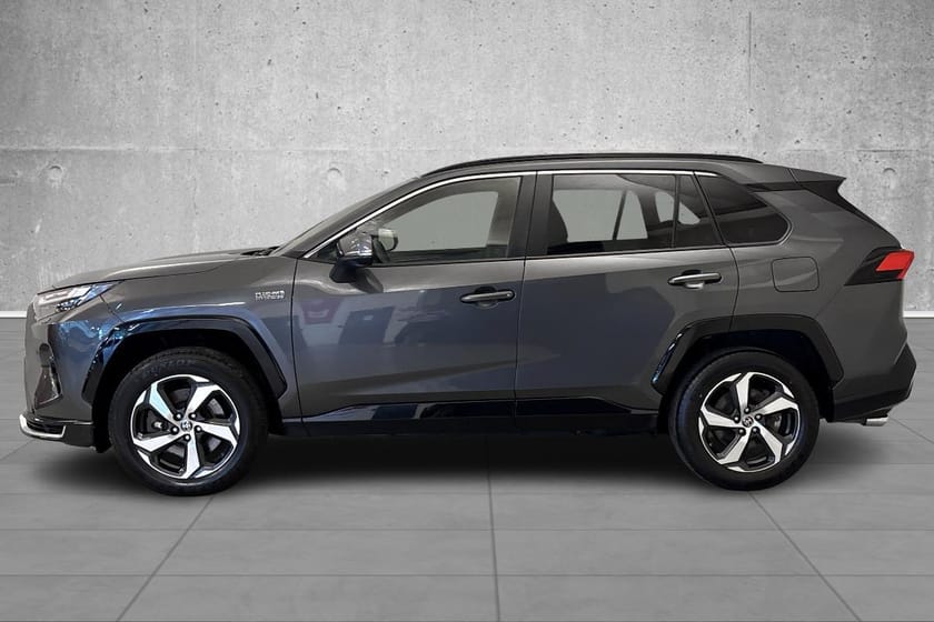 Bilde 2 av Toyota RAV4 Plug-in Hybrid 2.5 Active Tech/alle servicer/4x4/WLTP 75 km/krok/