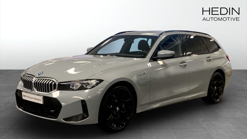 Bild 1 av BMW 330e xDrive Touring M Sport Active Comfort 19" tonade rutor, Hi-Fi