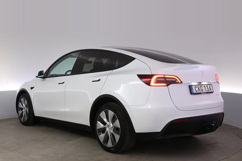 Bild 4 av Tesla Model Y Long Range AWD Autopilot Pano Drag