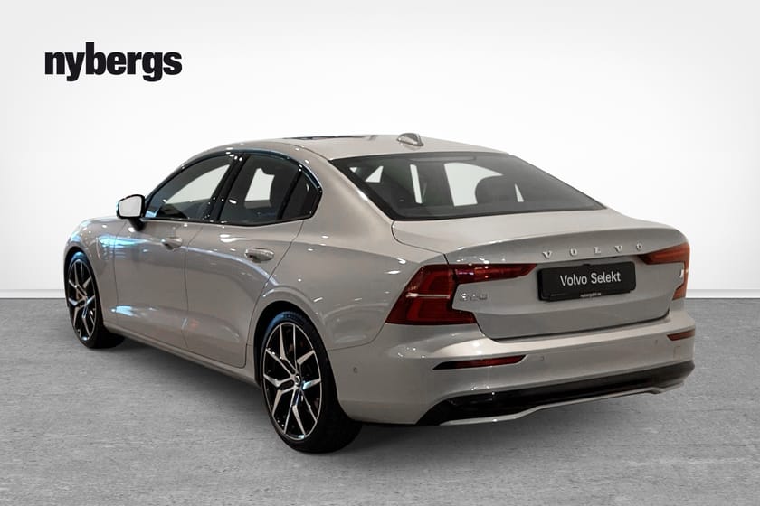 Bild 3 av Volvo S60 Recharge T8 II Polestar Engineered