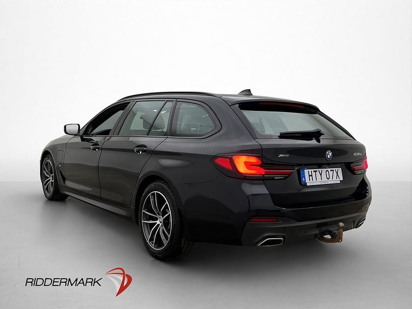 Bild 5 av BMW 530e xDrive Touring M Sport Laser HUD H/K Läder 360°-3d Nav Drag