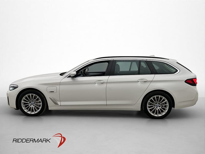 Bild 5 av BMW 530e xDrive Touring 292hk MOMS Cockpit Kamera Drag Läder Navi