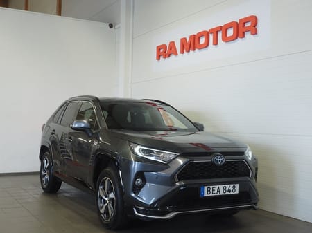 Toyota RAV4 Laddhybrid AWD PHEV 306hk Launch Edition | Kamera | Drag | Navi |