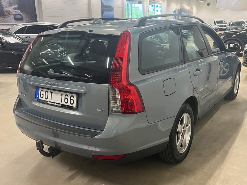 Bild 3 av Volvo V50 1,8F *Fint skick/BRA SERVAD/DRAG*