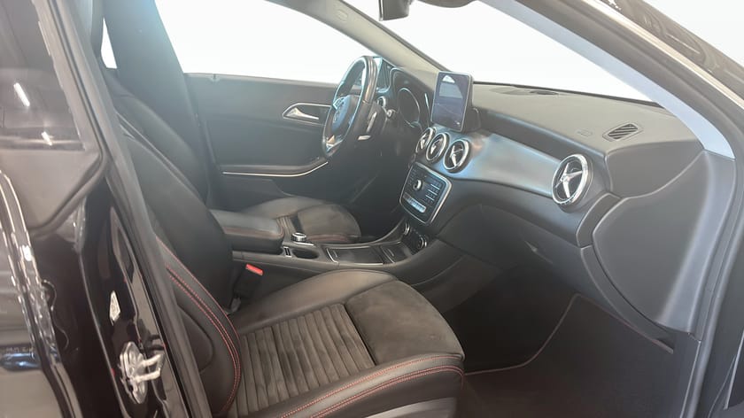 Bild 3 av Mercedes-Benz CLA 180 Shooting Brake | 7G-DCT | AMG | BACKKAMERA | PANO