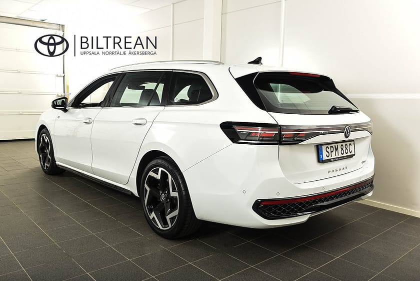 Bild 3 av Volkswagen Passat Sportscombi 2.0 TDI 4M R-Line Värmare Drag Massage