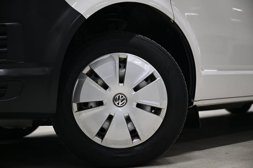 Bild 4 av Volkswagen Transporter 150HK L2 Högtak|Servicebil|Inredd|Uppvärmt-skåp|SeUtr!!
