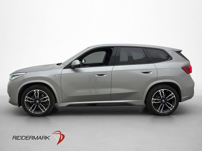 Bild 5 av BMW iX1 xDrive30 M Sport Kamera M Fjädring CarPlay Drag MOMS