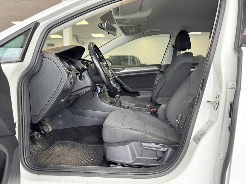 Bild 5 av Volkswagen Golf Sportscombi 1.6 TDI Värmare 105hk
