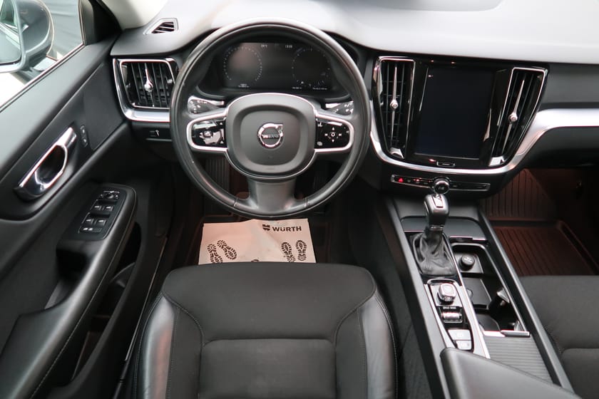 Bild 1 av Volvo V60 D3 AWD Momentum Advanced SE II