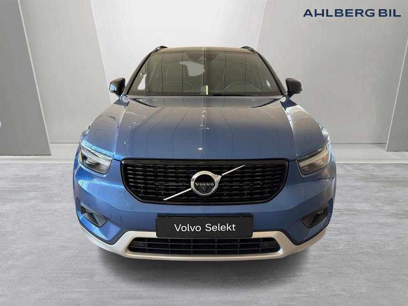 Bild 4 av Volvo XC40 Recharge T5 R-Design, Loungepaket, Motorstolspaket, Ljuspaket, Lastpaket, Förarstöd, Dragkrok Halvautomatisk, Navigation