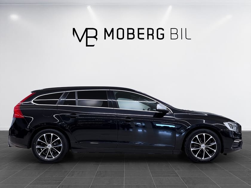 Bild 3 av Volvo V60 D4 181hk Helg på Moberg! R-Design PDC VOC Farth