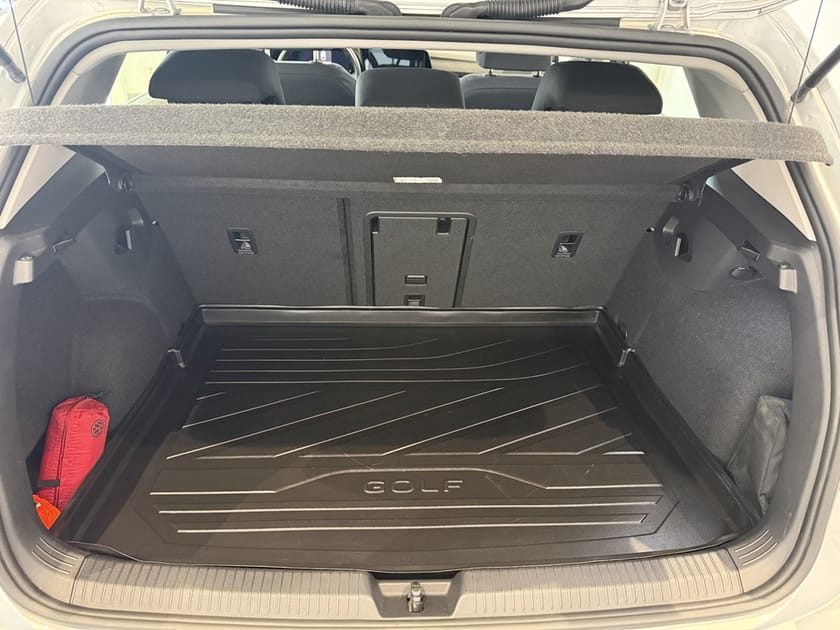 Bild 5 av Volkswagen Golf 1,0 110hk Aut S&Vhjul M&K värmare