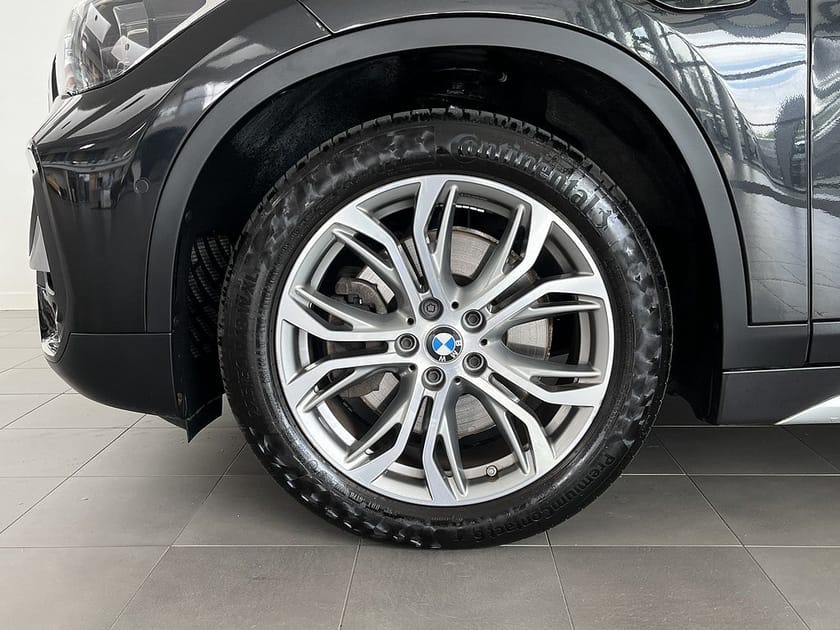 Bild 4 av BMW X1 xDrive25e Model xLine Drag Panorama Head-Up Park Assist