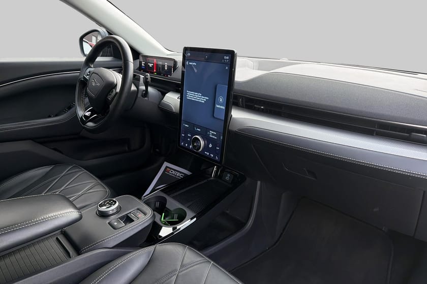 Bild 5 av Ford Mustang Mach-E Long Range RWD Skinn 360° B&O Navi