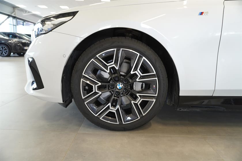 Bild 5 av BMW i5 eDrive40 Touring M-Sport Business Edt H K DAP Innovation Drag