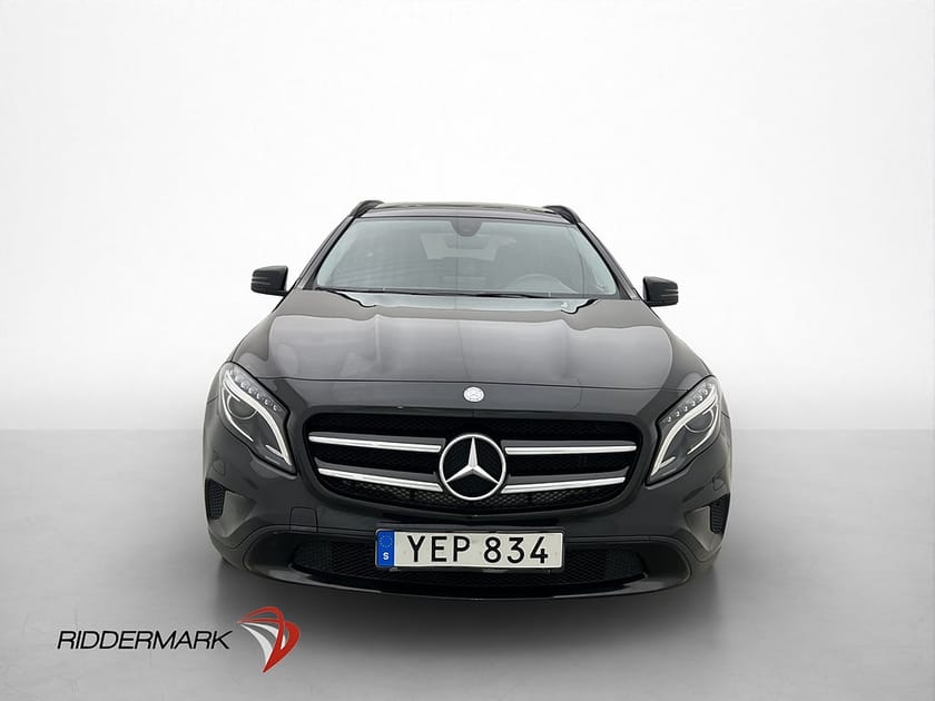 Bild 2 av Mercedes-Benz GLA 200 Night Pano Kamera CarPlay Halvskinn