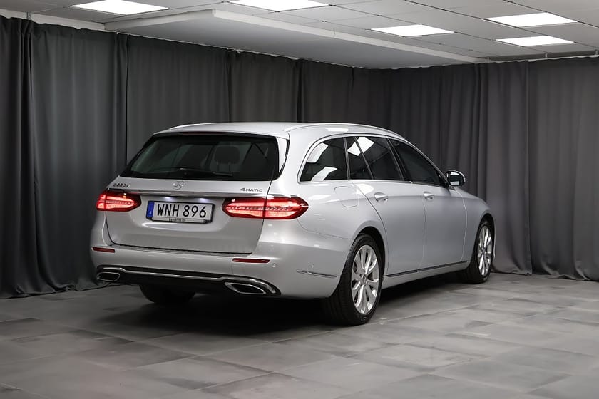 Bild 2 av Mercedes-Benz E 220 T d 4MATIC Exclusive Line HUD Burmester D-värm drag