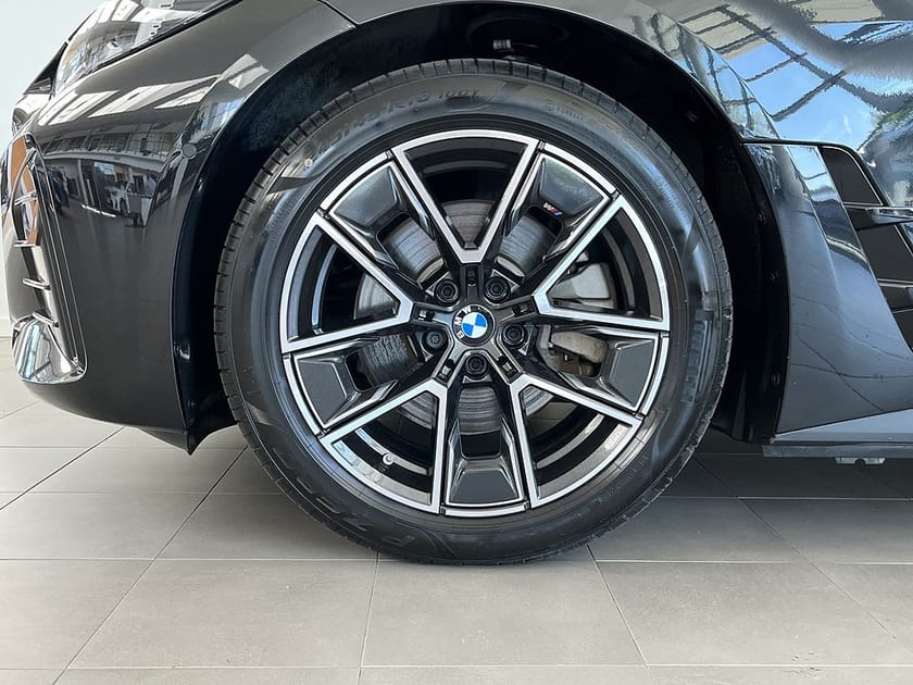 Bild 4 av BMW i4 eDrive40 Gran Coupé 4,95 ränta M Sport Rattvärme Drag Park Assist