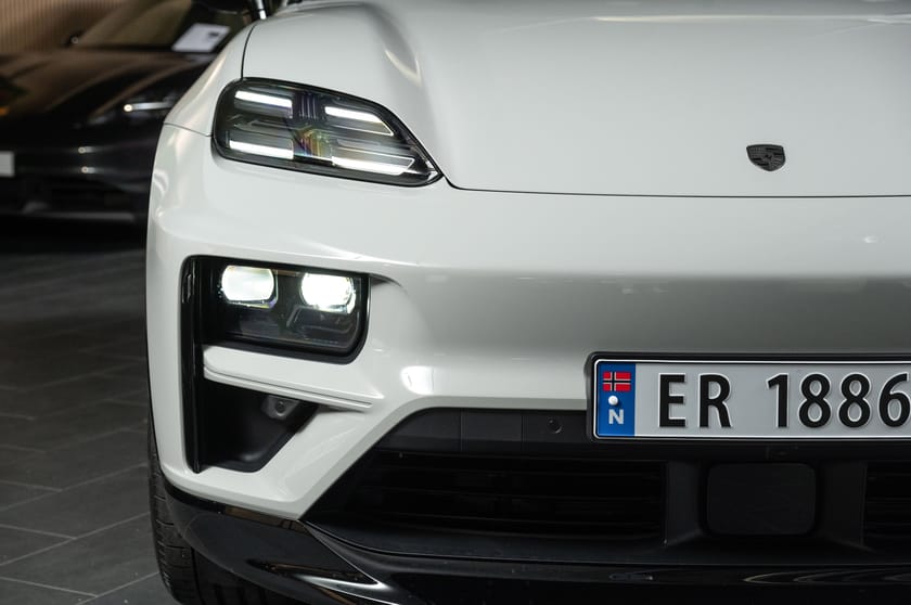 Bilde 3 av Porsche Macan Turbo Burmester/Rear-axel/Pano/Krok/Sport-chrono/HUD/+++