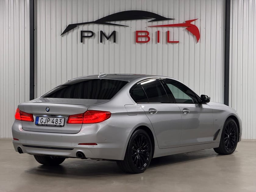 Bild 4 av BMW 520i Sedan / Sport Line / Drag / Värmare / Mycket fint Skick