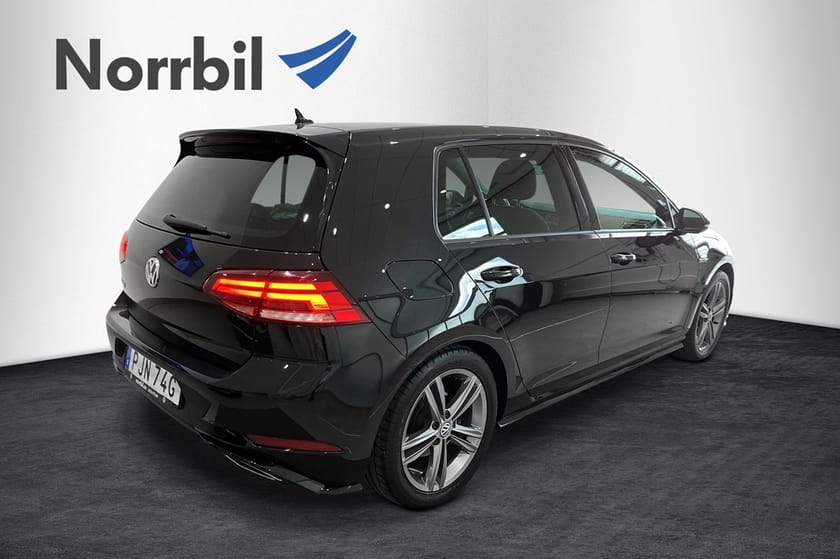 Bild 4 av Volkswagen Golf GT R-Line 150hk TSI Cockpit Fjärrvärmare Dynaudio