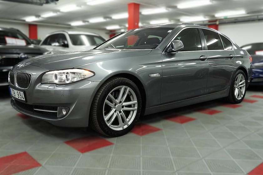 Bild 2 av BMW 530d xDrive Sedan Steptronic Taklucka SoV Hjul Värmare HiFi Skinn