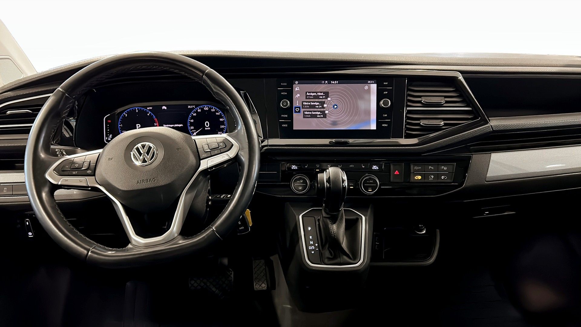 Volkswagen Multivan 2020, photo 4/10
